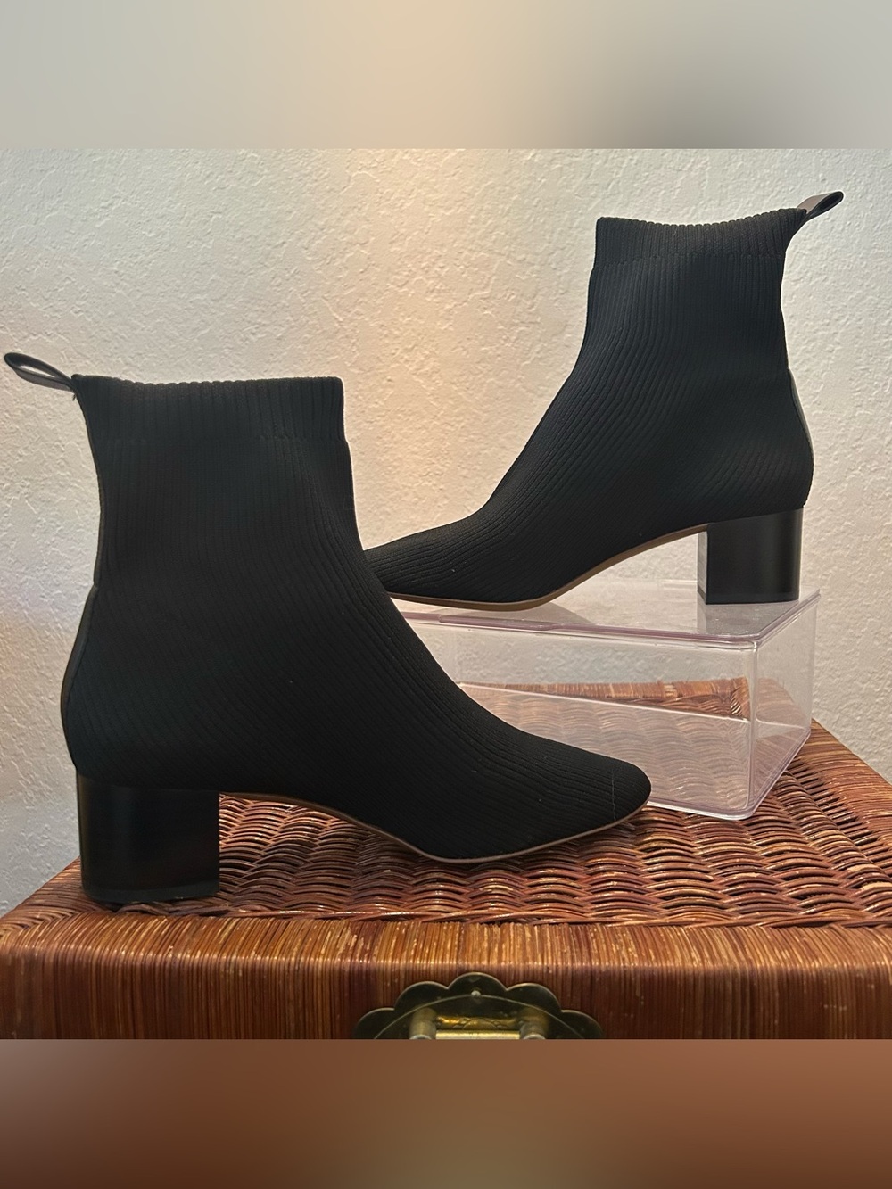 NWOT Everlane The Glove Boot in Black-Ribbed Knit Size 41